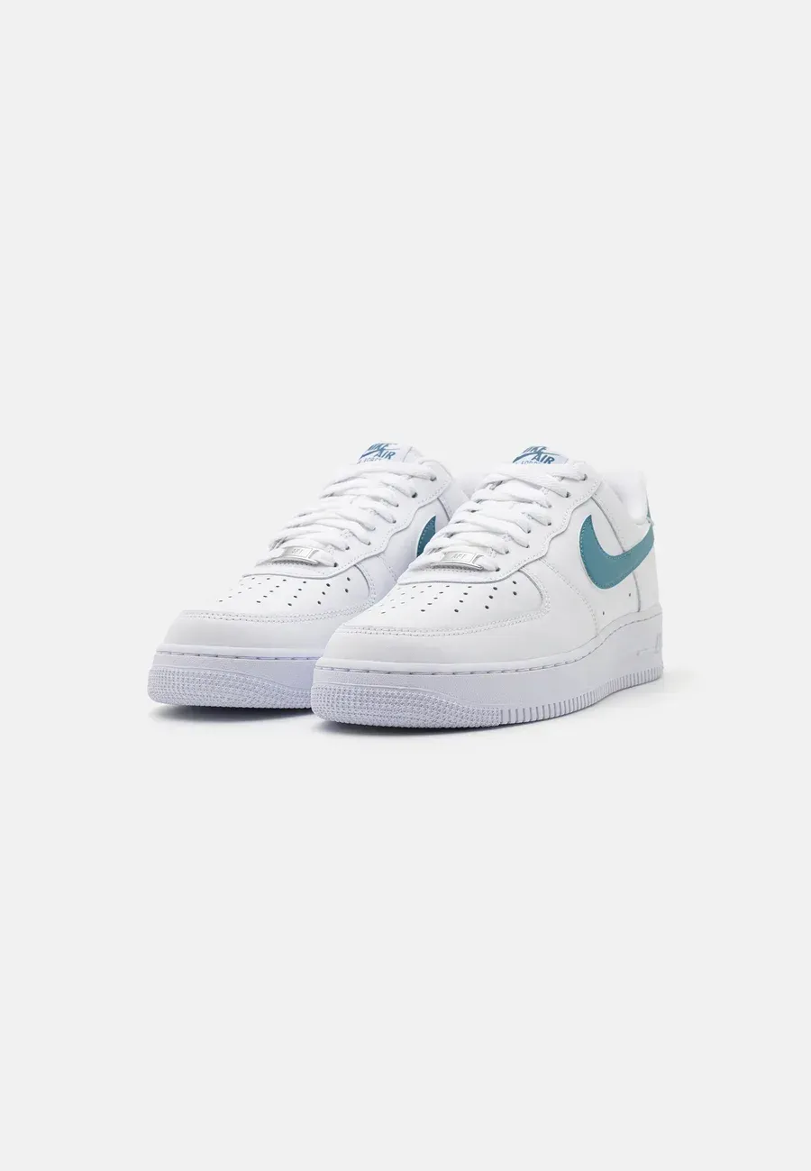 Фото № 2 с приближением к товару «‎AIR FORCE 1 07»