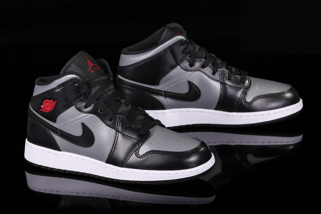 Фото № 3 с приближением к товару «‎Nike Air Jordan 1 Retro Gs Shadow»