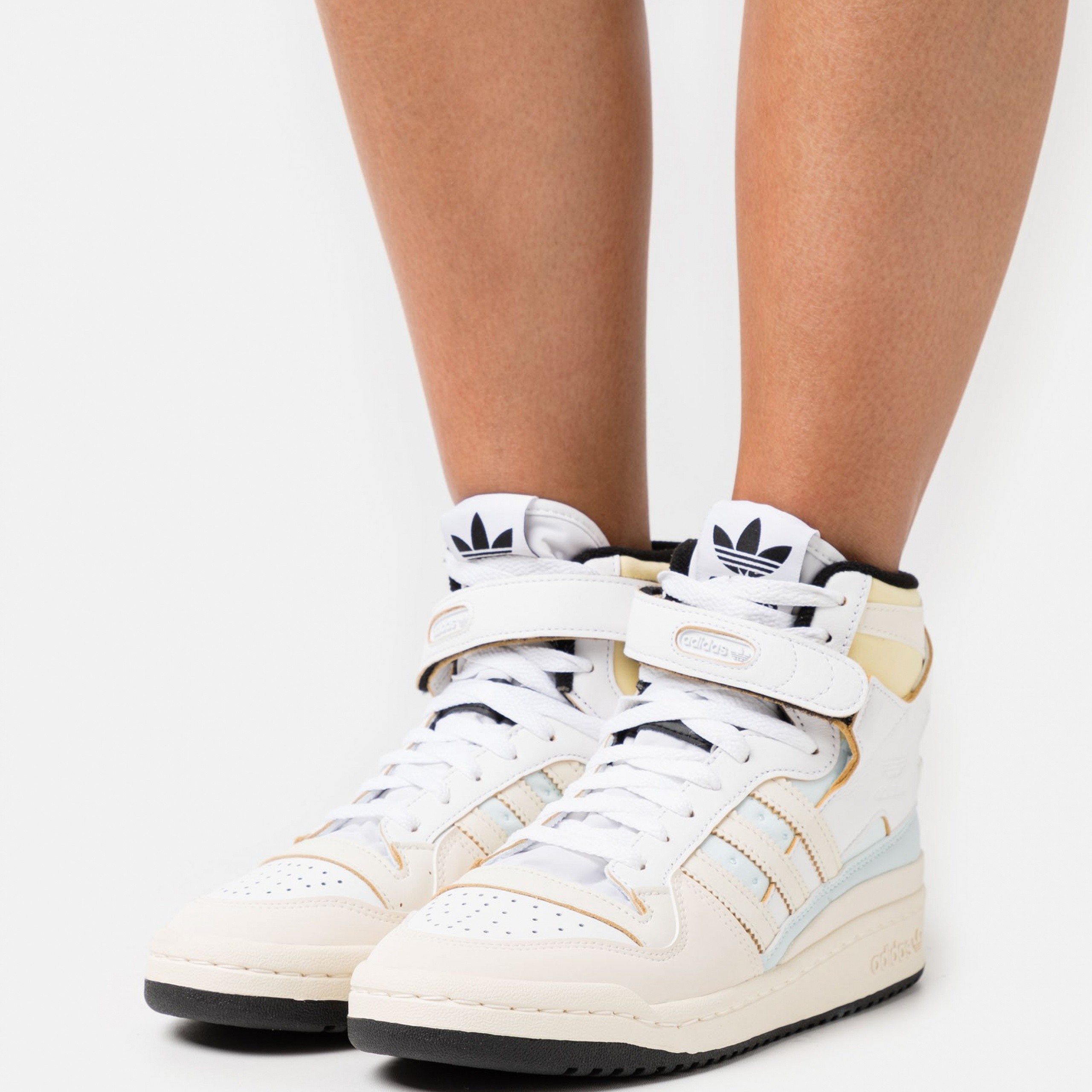 Фото № 2 с приближением к товару «‎Adidas Forum »