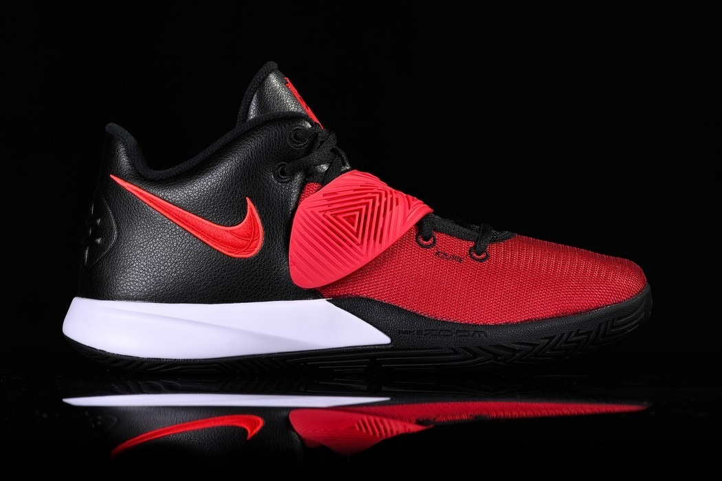 Фото № 1 с приближением к товару «‎Nike Kyrie Flytrap Iii»