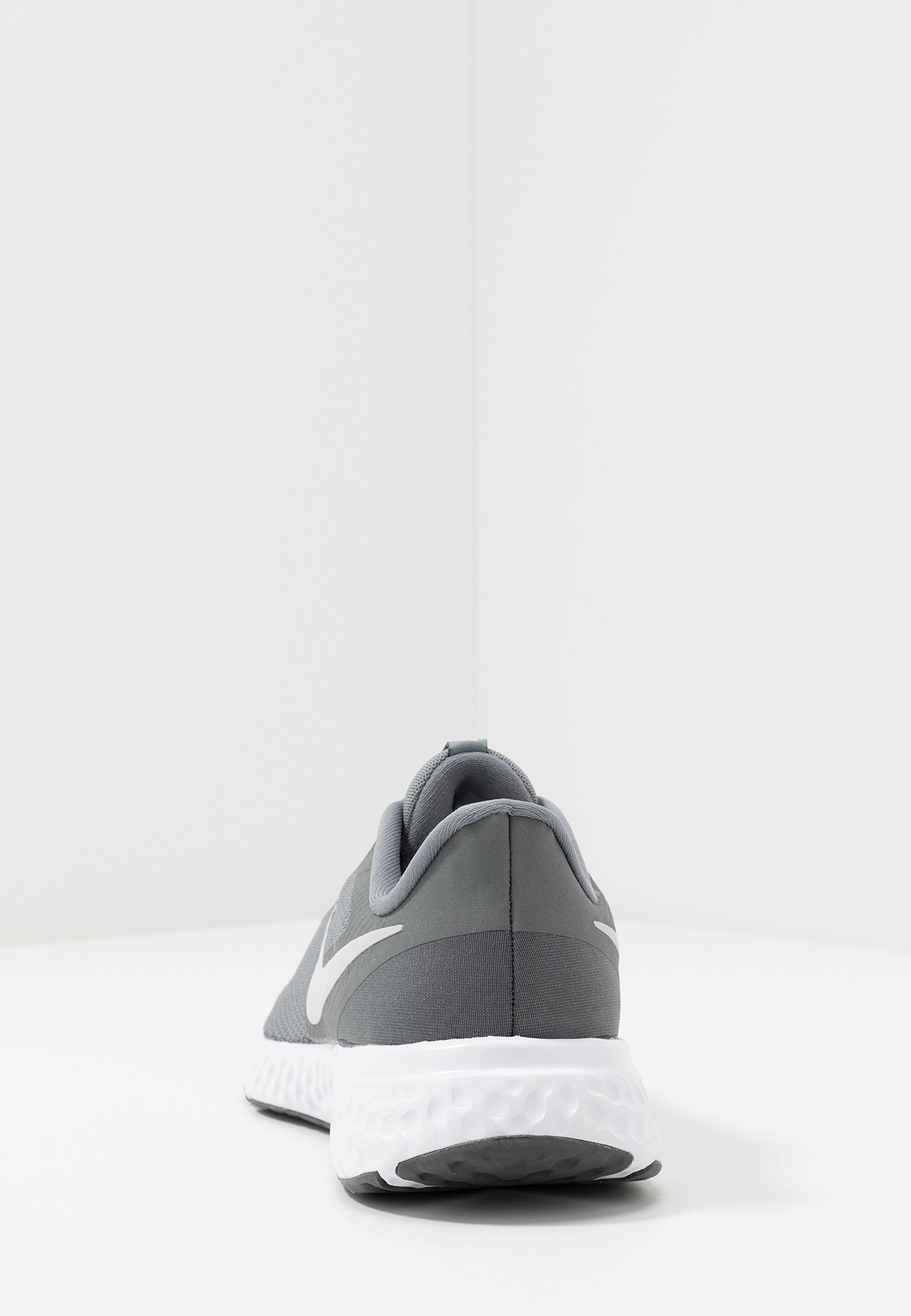 Фото № 4 с приближением к товару «‎Nike Revolution 5»