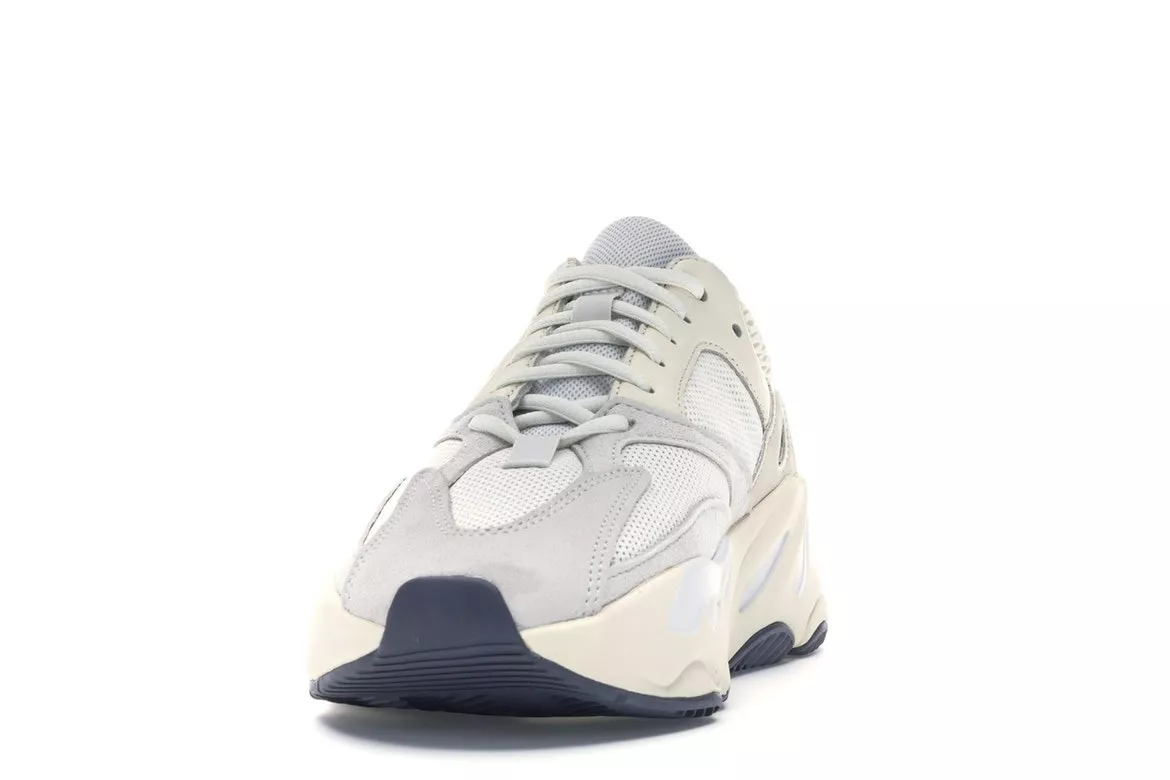 Фото № 4 с приближением к товару «‎adidas Yeezy Boost 700 Analog»