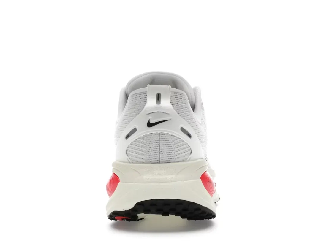 Фото № 4 с приближением к товару «‎Nike Vomero 18»