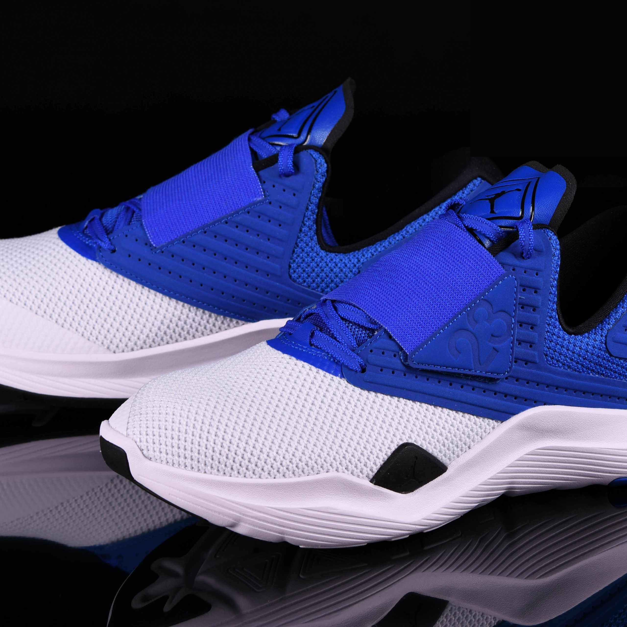 Фото № 3 с приближением к товару «‎Nike Air Jordan Relentless Hyper Royal »