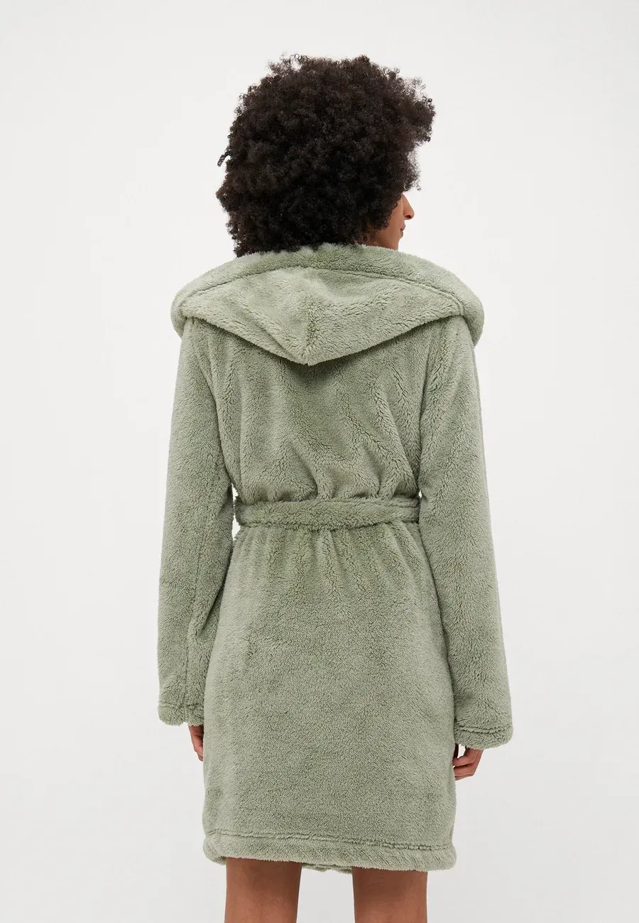 Фото № 3 с приближением к товару «‎AARTI»