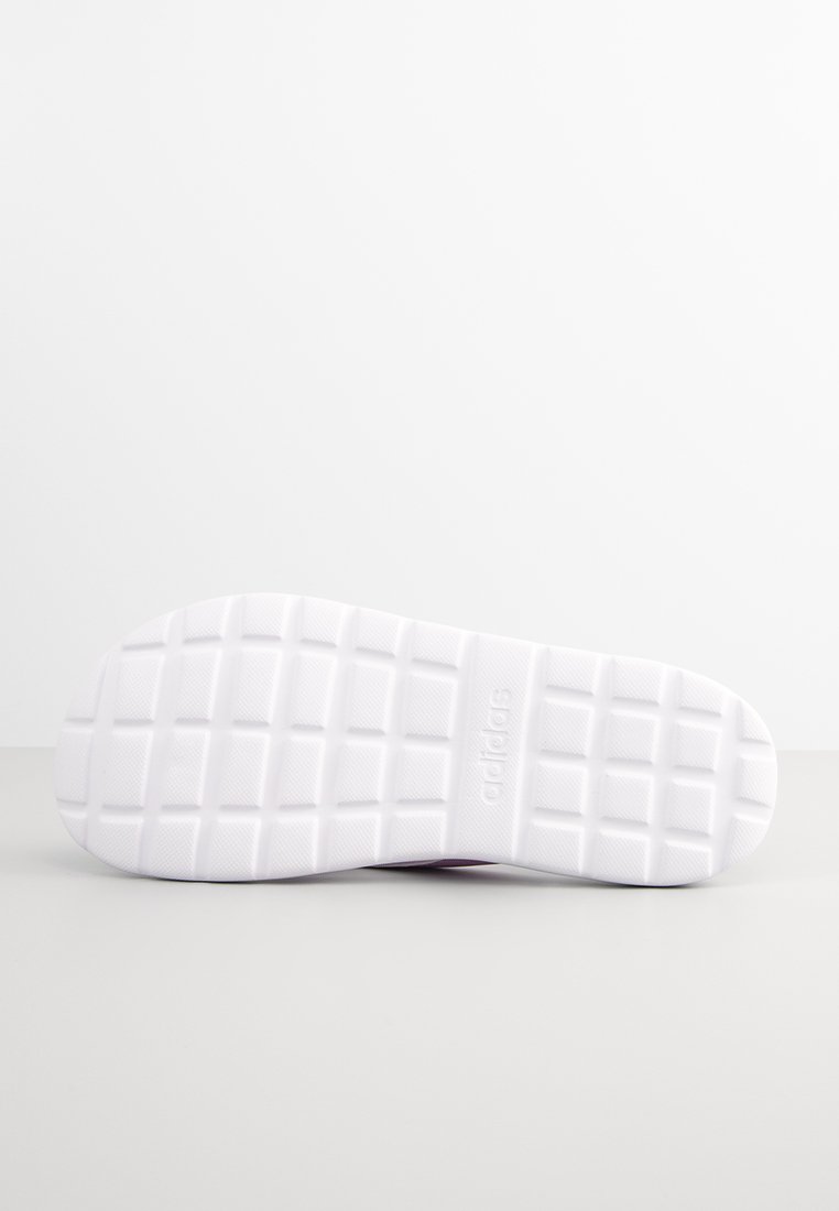 Фото № 4 с приближением к товару «‎Adidas Comfort»
