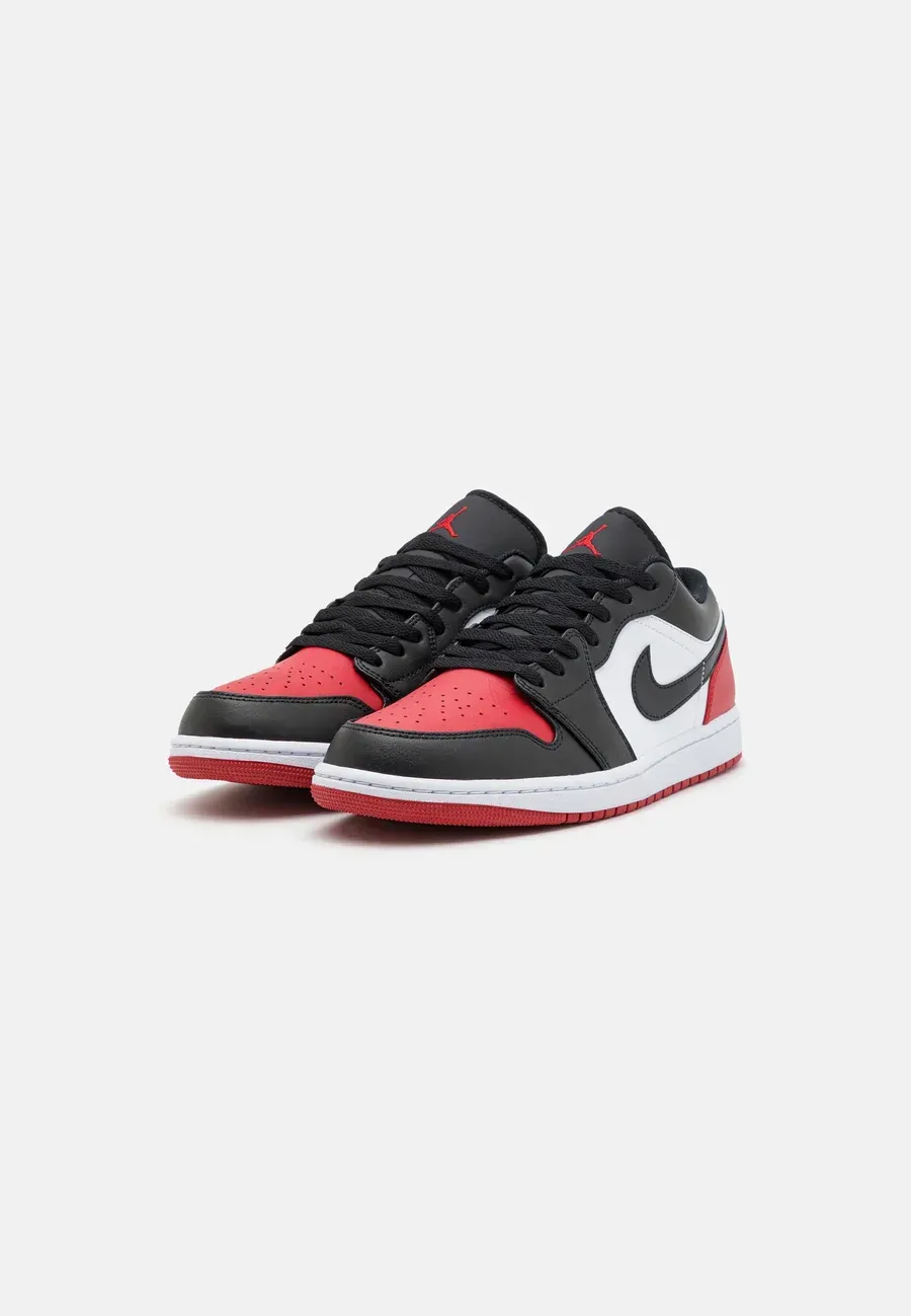 Фото № 2 с приближением к товару «‎AIR JORDAN 1 LOW»