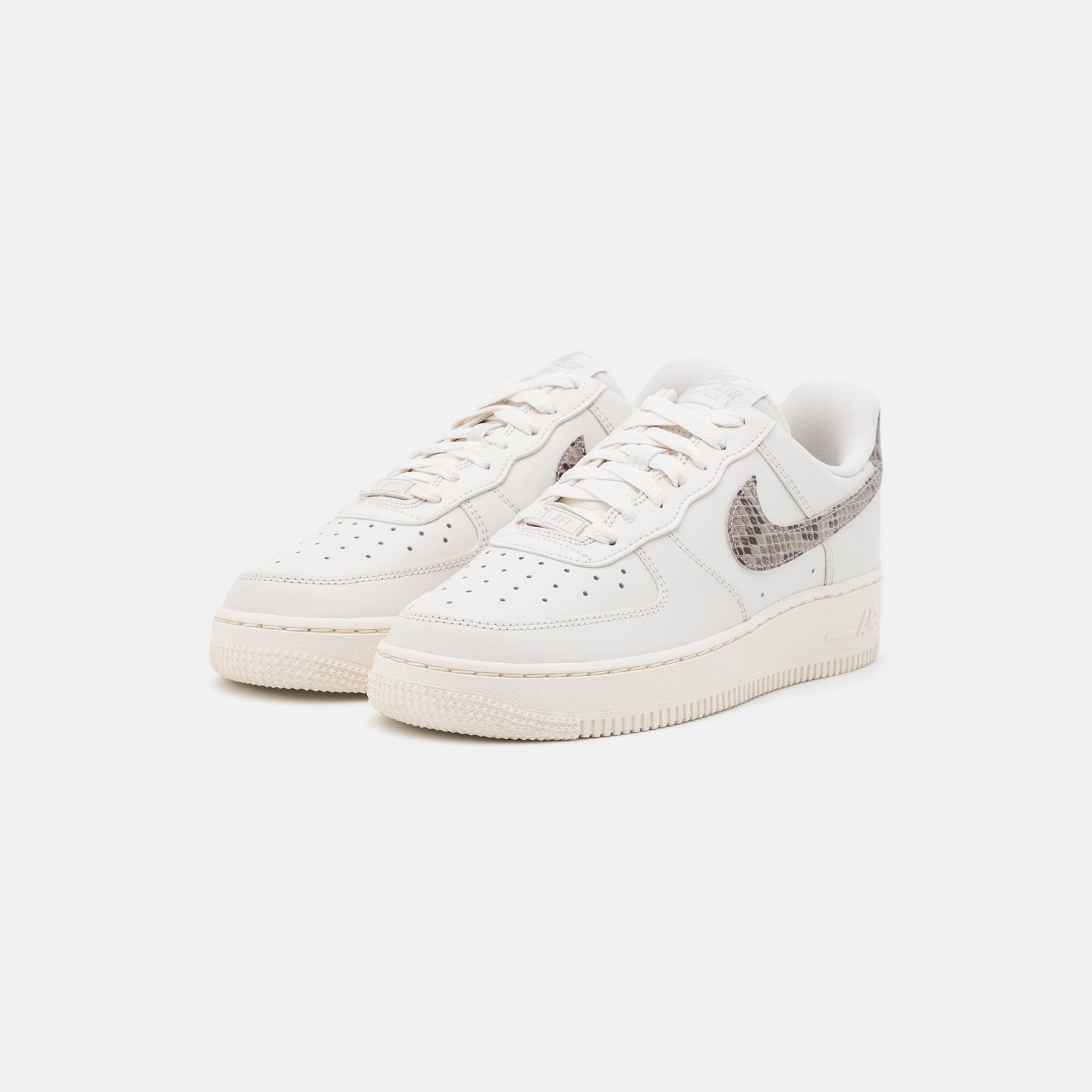 Фото № 2 с приближением к товару «‎Nike Wmns Air Force 1 07 »