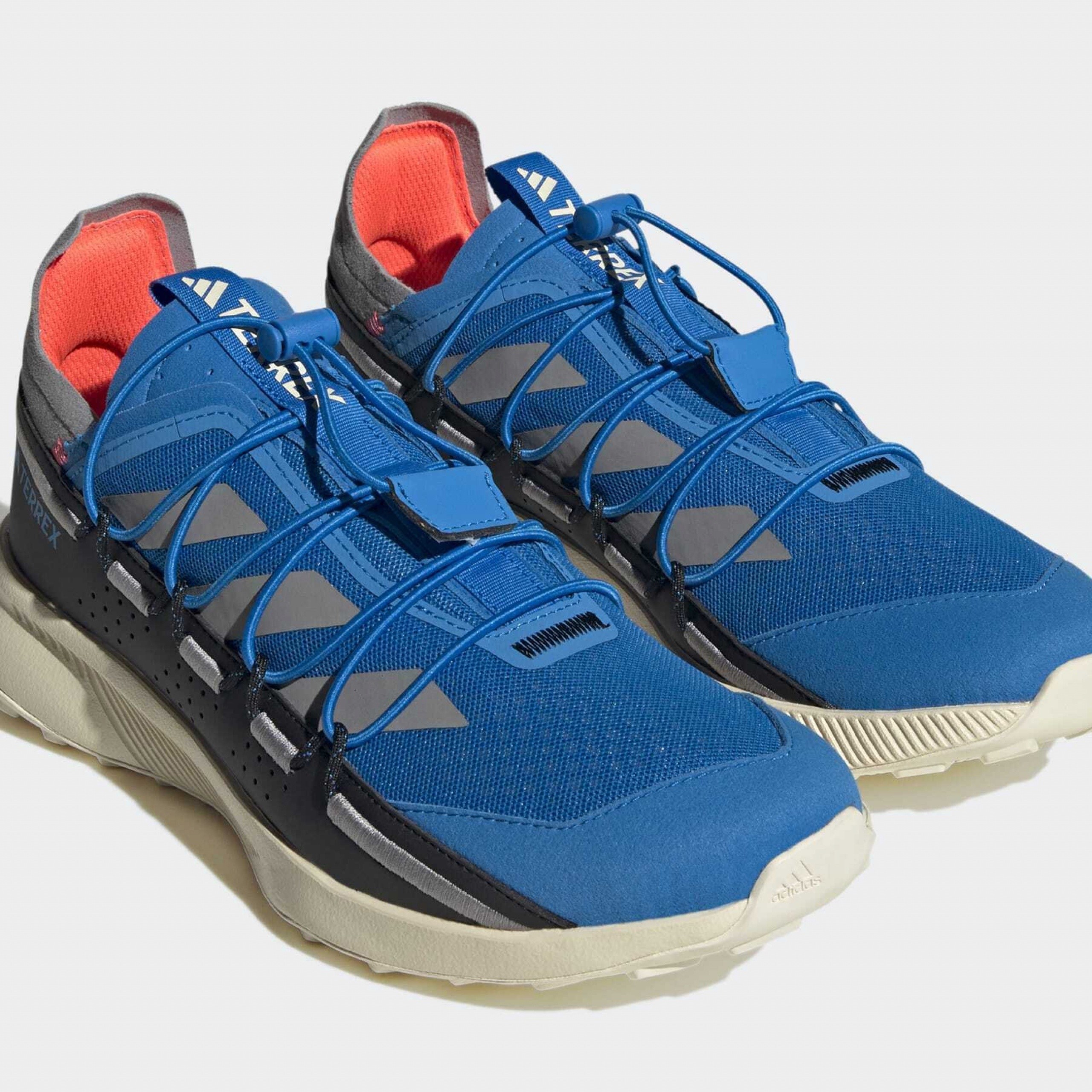 Фото № 2 с приближением к товару «‎Adidas»