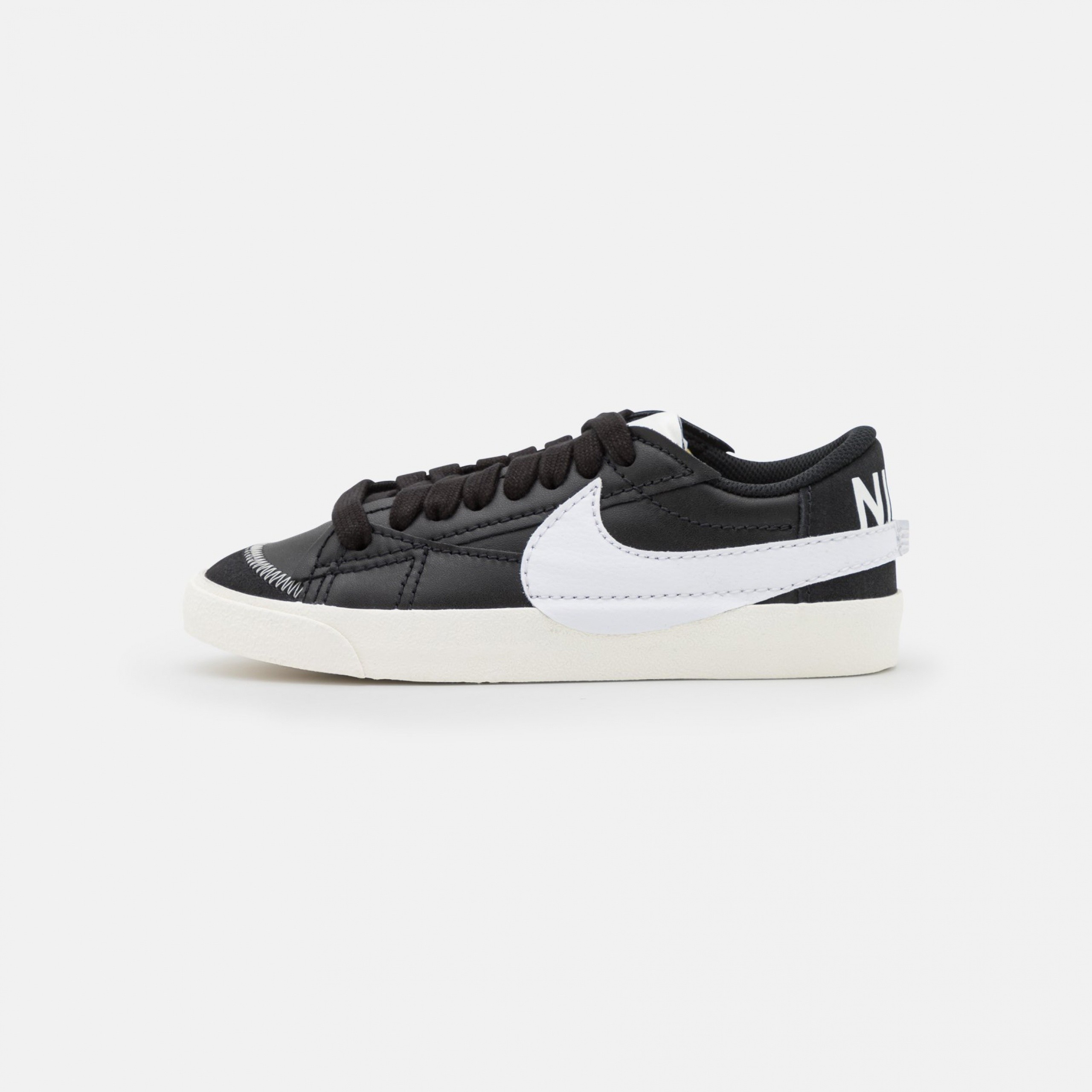 Фото № 1 с приближением к товару «‎Nike Wmns Blazer ’77 Jumbo »