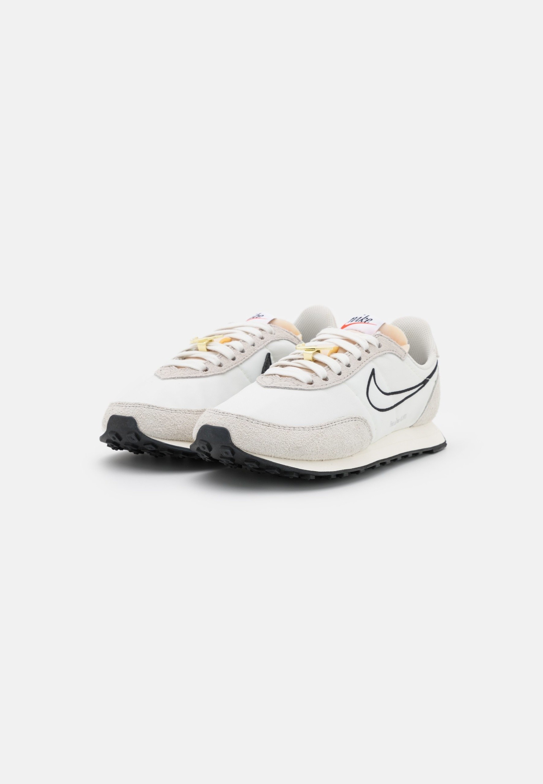 Фото № 4 с приближением к товару «‎Nike Waffle Trainer 2 »