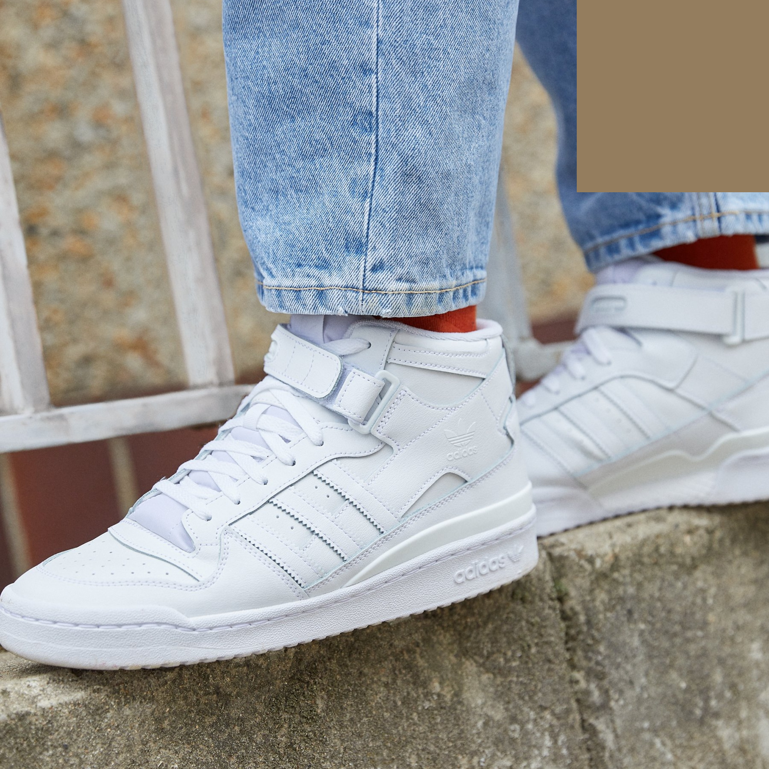 Фото № 3 с приближением к товару «‎Adidas Forum »