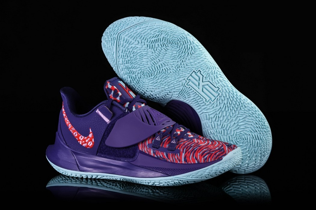 Фото № 4 с приближением к товару «‎Nike Kyrie 3 Orchid »