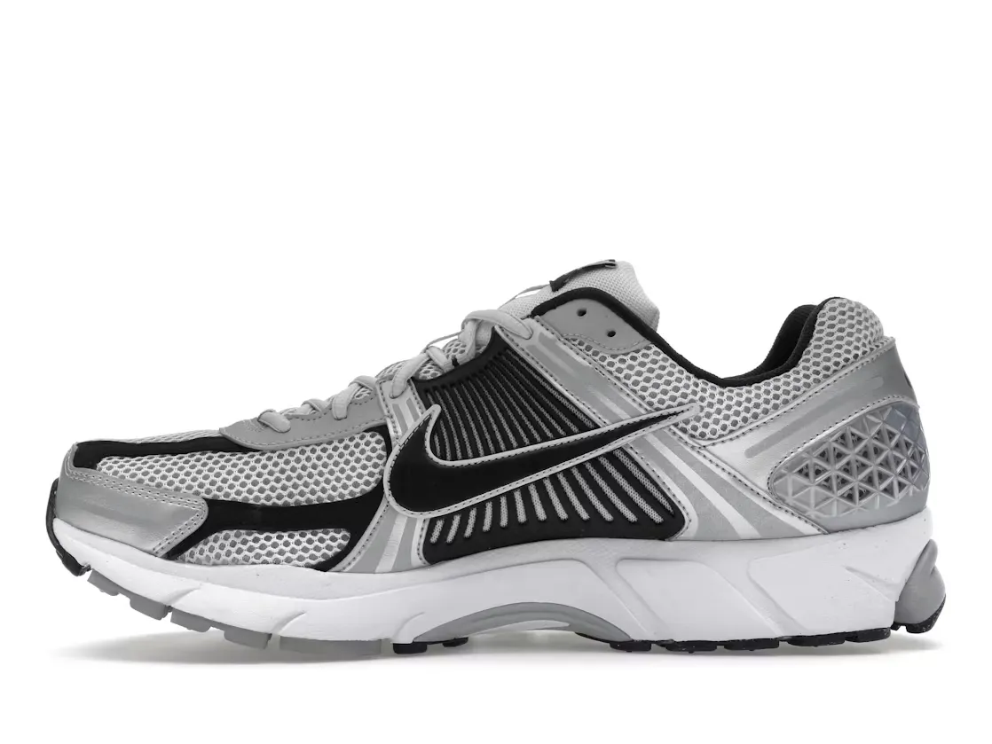 Фото № 3 с приближением к товару «‎Nike Zoom Vomero 5»