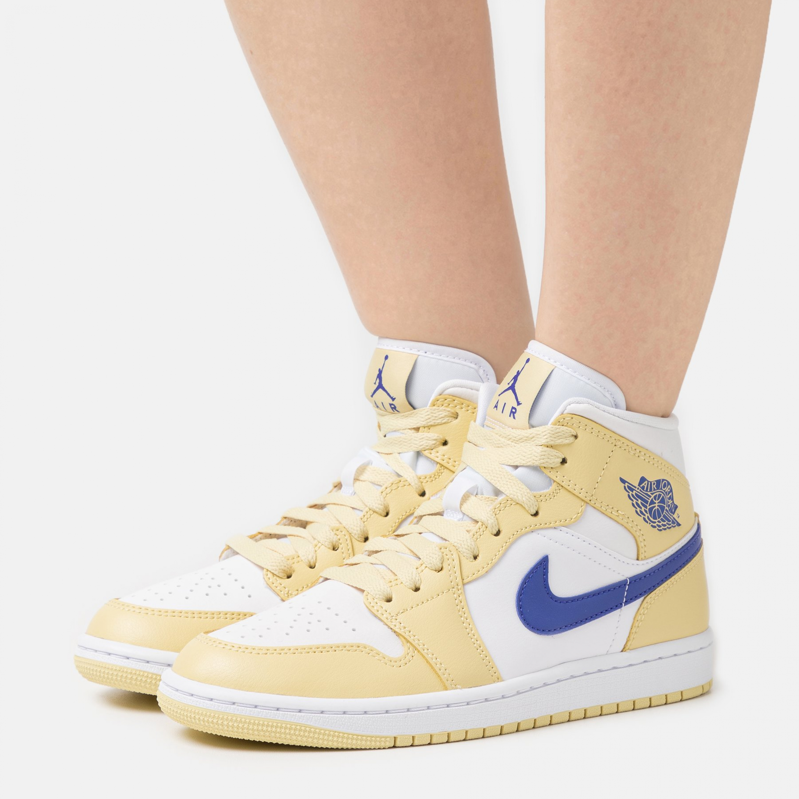 Фото № 2 с приближением к товару «‎Jordan Wmns Air 1 »