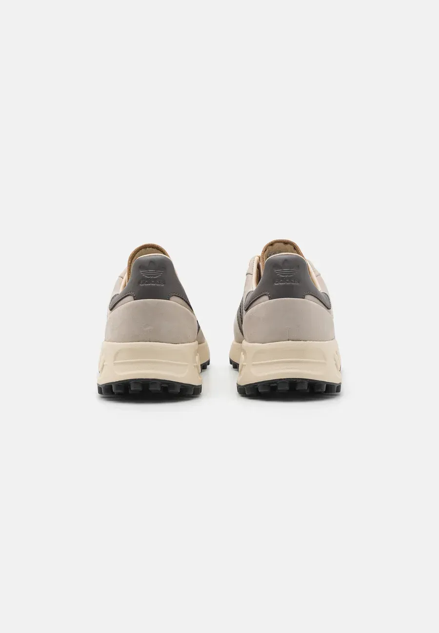 Фото № 3 с приближением к товару «‎LA TRAINER LUX UNISEX»