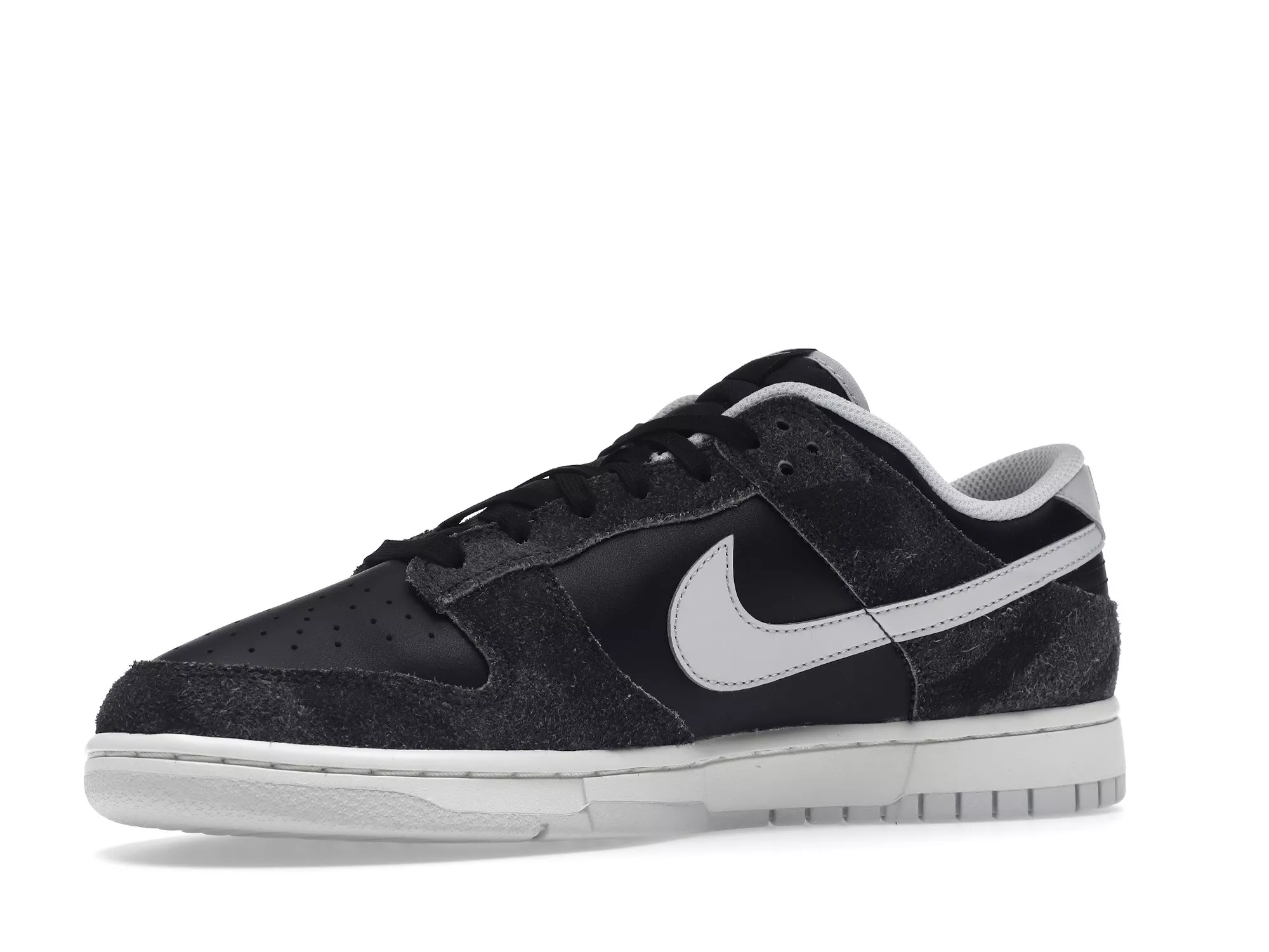 Фото № 3 с приближением к товару «‎Nike Dunk Low Retro Animal Pack Zebra»
