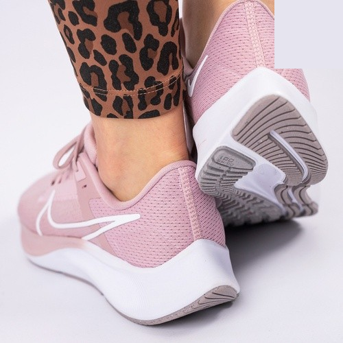 Фото № 3 с приближением к товару «‎Nike Wmns Air Zoom Pegasus 38 'Champagne'»