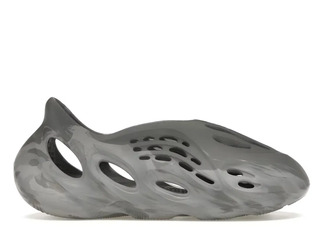 Фото № 1 с приближением к товару «‎adidas Yeezy Foam RNR»