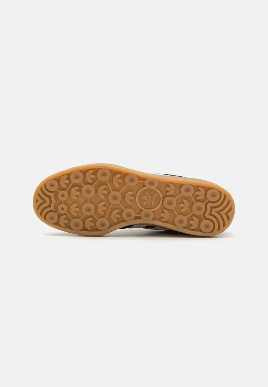 Фото № 4 с приближением к товару «‎GAZELLE INDOOR»