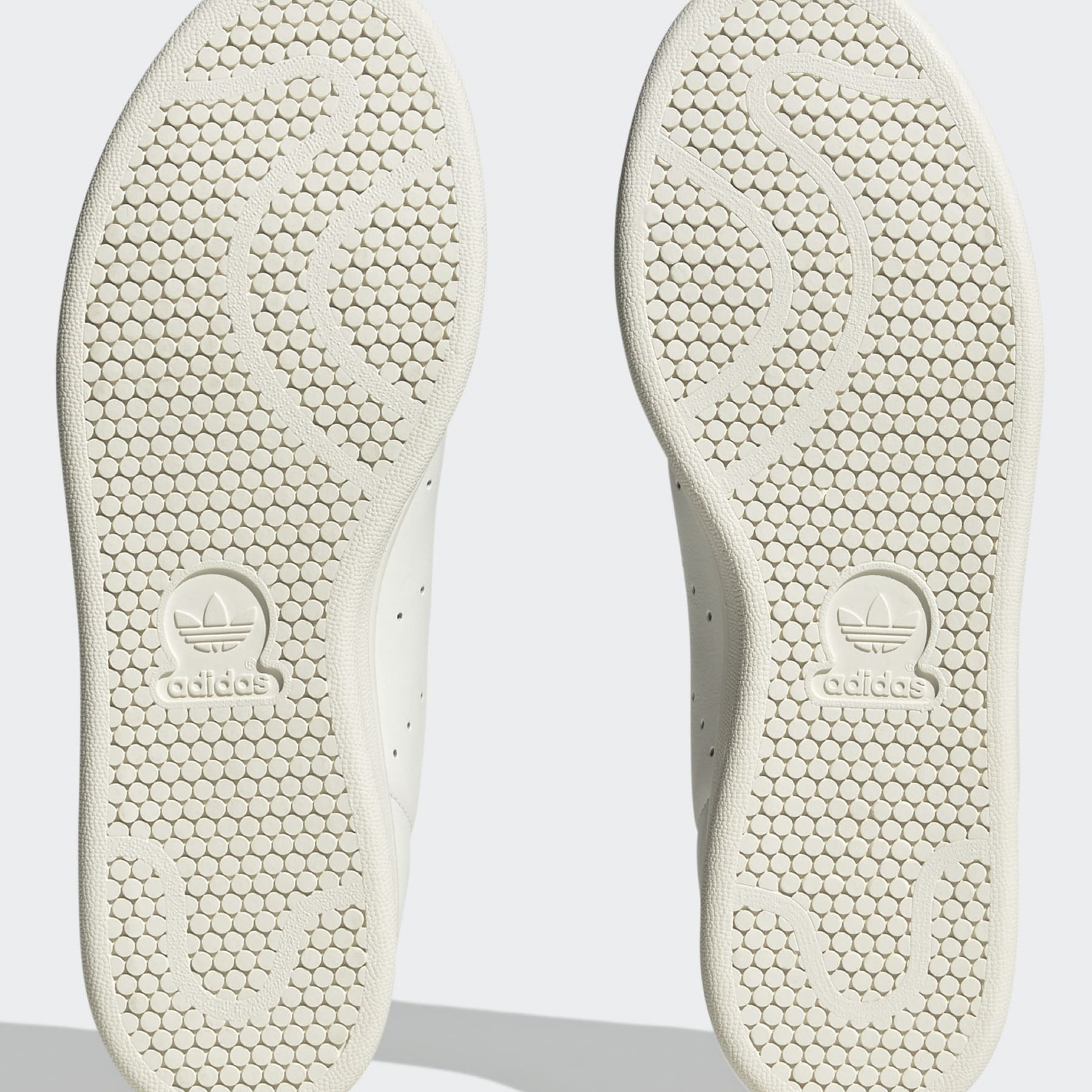 Фото № 3 с приближением к товару «‎Adidas Stan Smith »