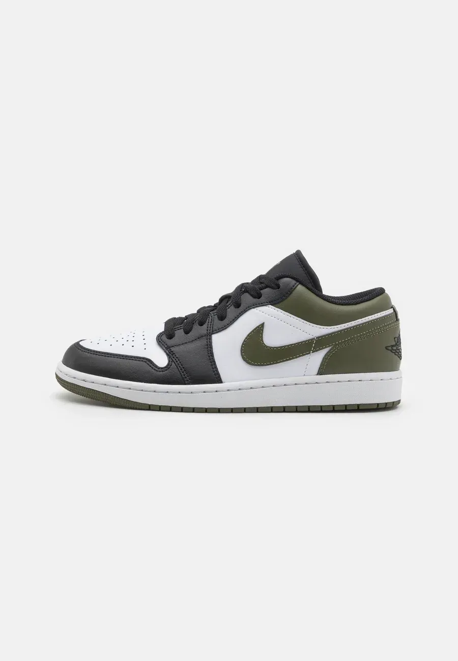 Фото № 1 с приближением к товару «‎AIR JORDAN 1 LOW»