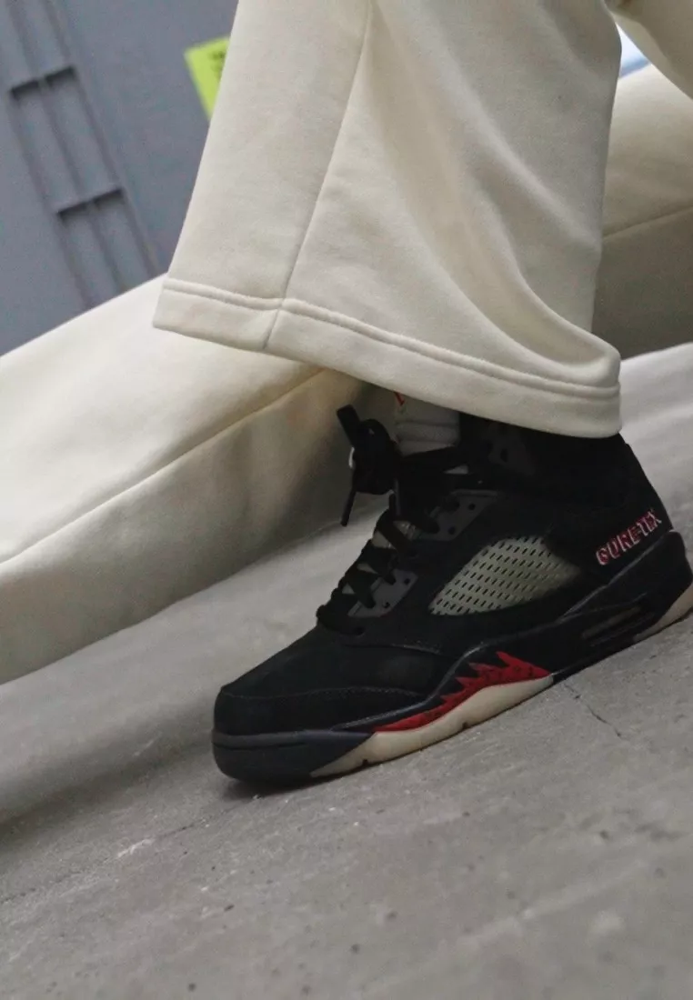 Фото № 2 с приближением к товару «‎WMNS AIR JORDAN 5 RETRO GTX»