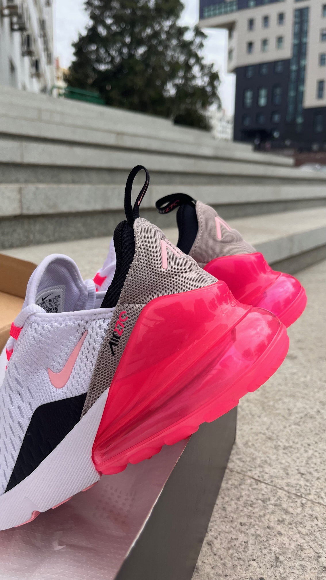 Фото № 3 с приближением к товару «‎Nike Air Max 270 »