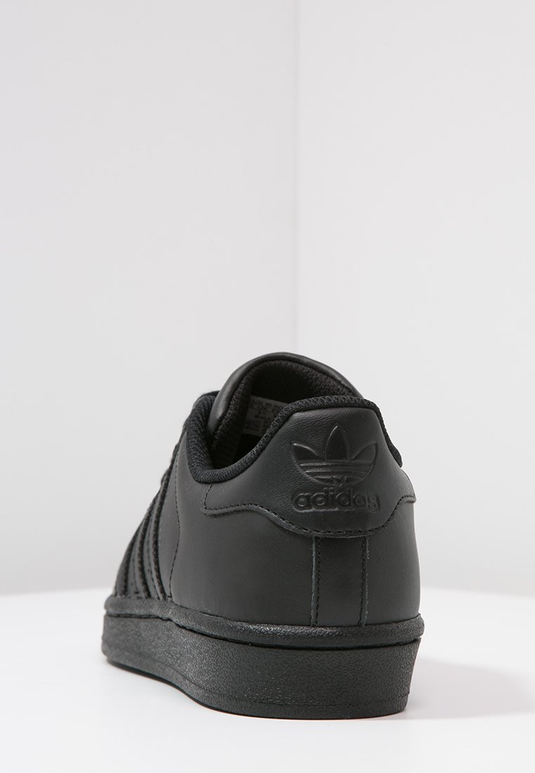 Фото № 4 с приближением к товару «‎Adidas Superstar Foundation »