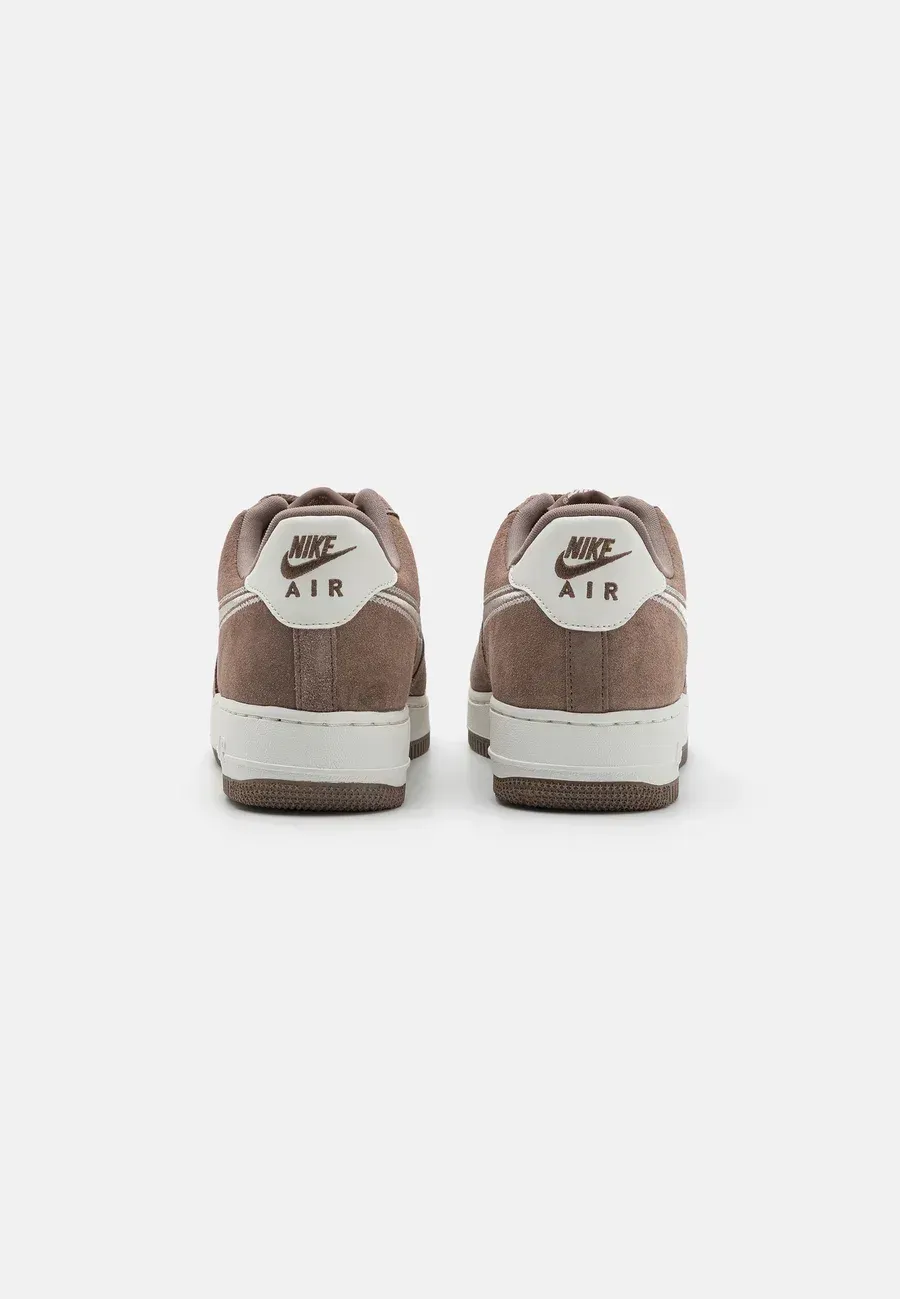 Фото № 3 с приближением к товару «‎AIR FORCE 1 »