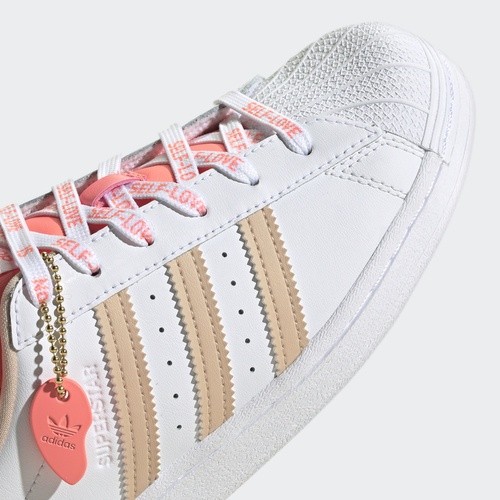 Фото № 3 с приближением к товару «‎Adidas Superstar»