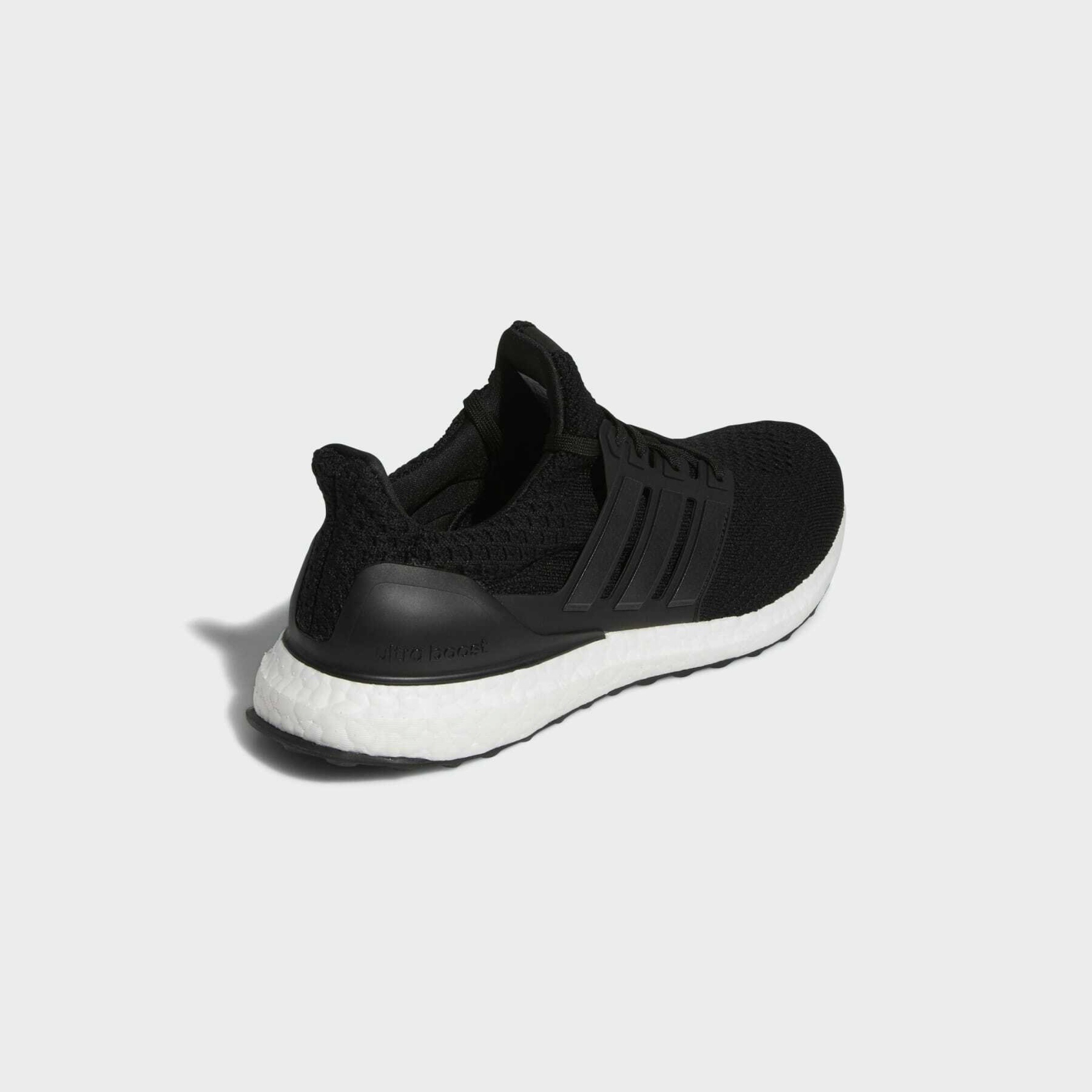 Фото № 5 с приближением к товару «‎Adidas Ultraboost Dna »
