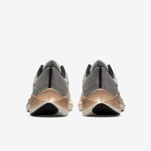 Фото № 5 с приближением к товару «‎Nike Wmns Zoom Winflo 8 Low-Top Running Shoes GrayWhiteGold»
