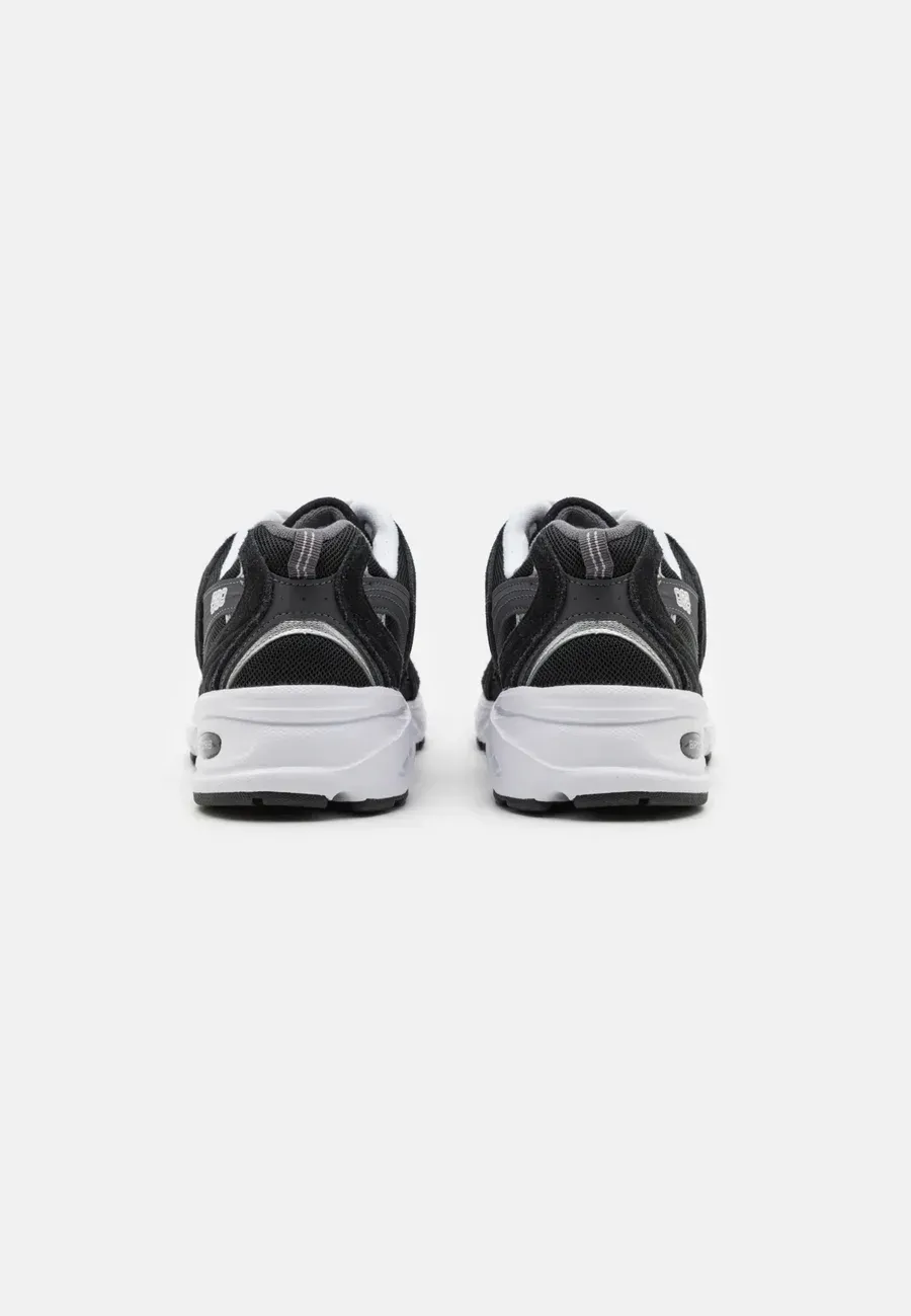 Фото № 3 с приближением к товару «‎MR530 UNISEX»