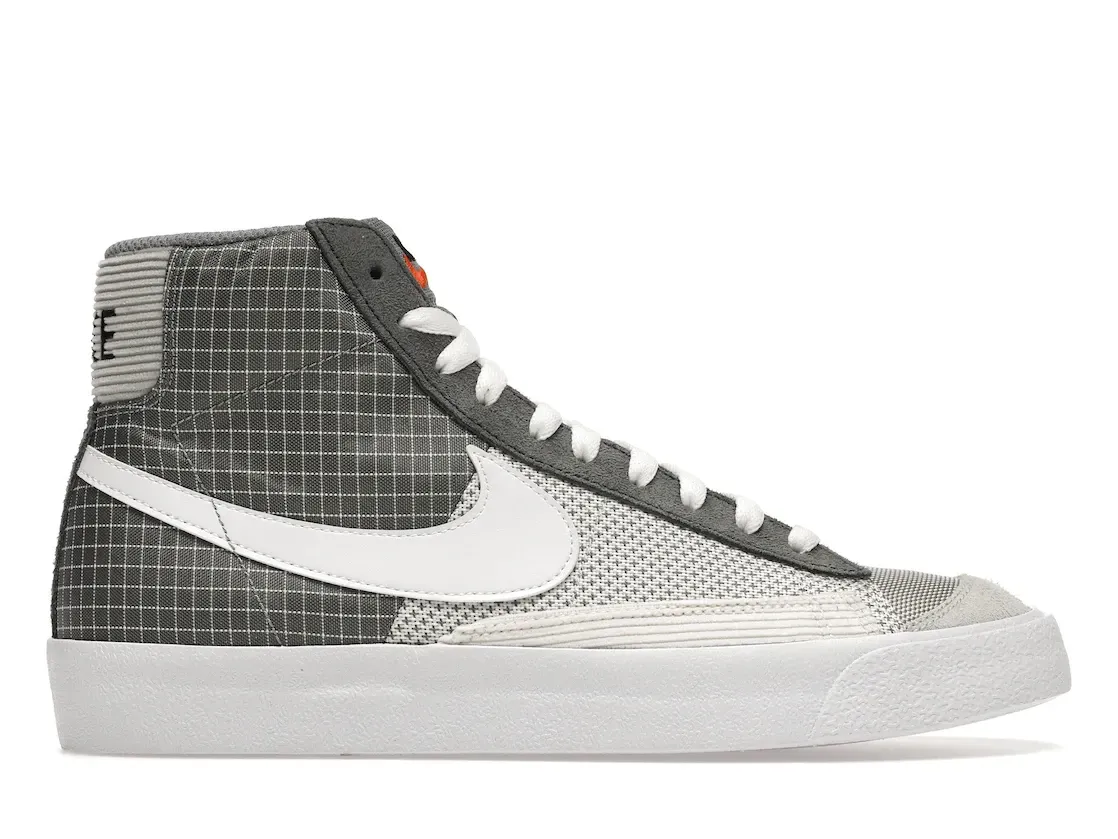 Фото № 1 с приближением к товару «‎Nike Blazer Mid 77 Patch Smoke Grey»