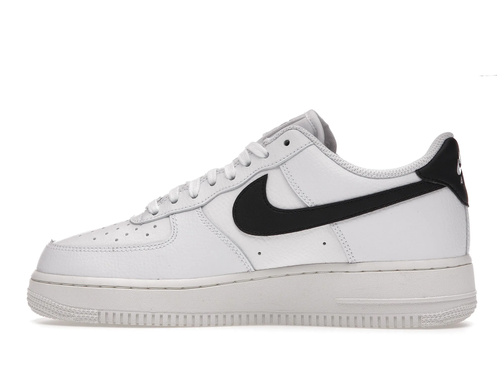 Фото № 6 с приближением к товару «‎Nike Air Force 1 Low 07 White Black Sail »