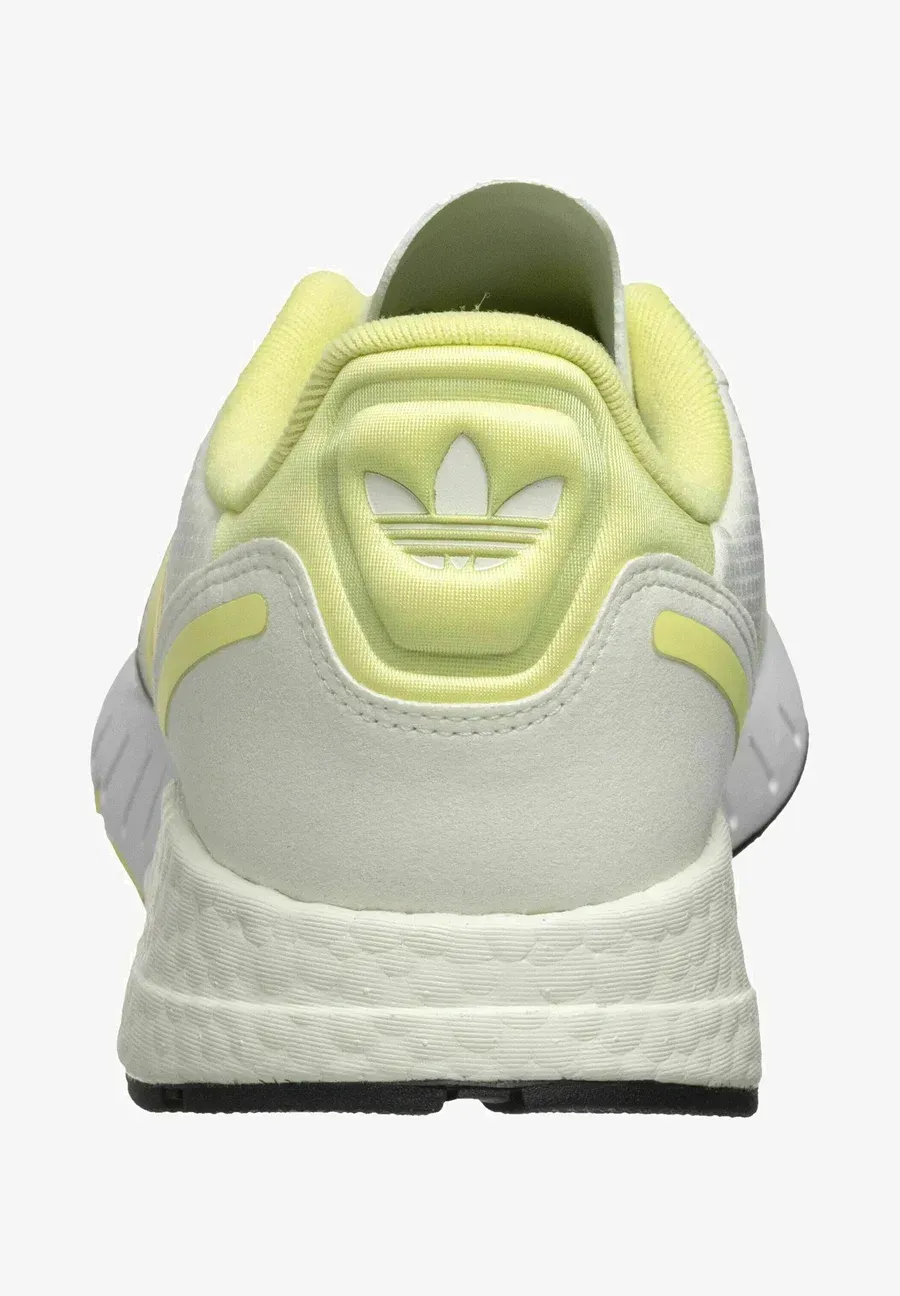 Фото № 3 с приближением к товару «‎Trainers»