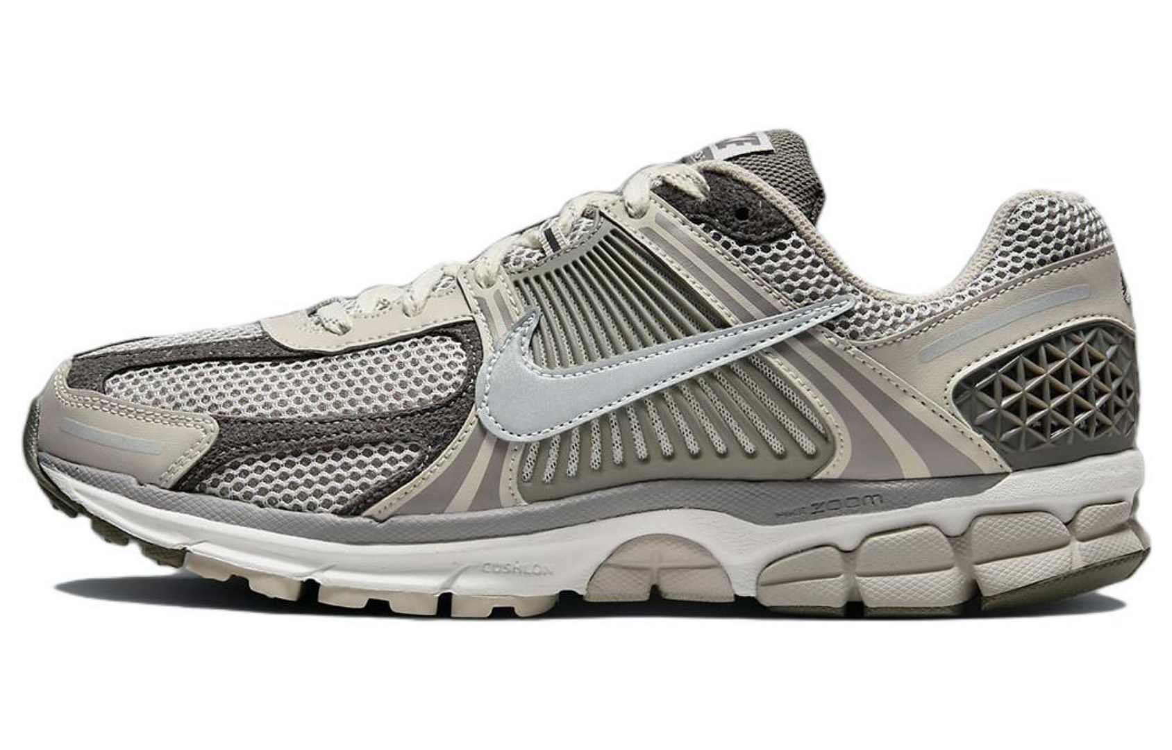 Фото № 1 с приближением к товару «‎ Nike Air Zoom Vomero 5 Running shoes»