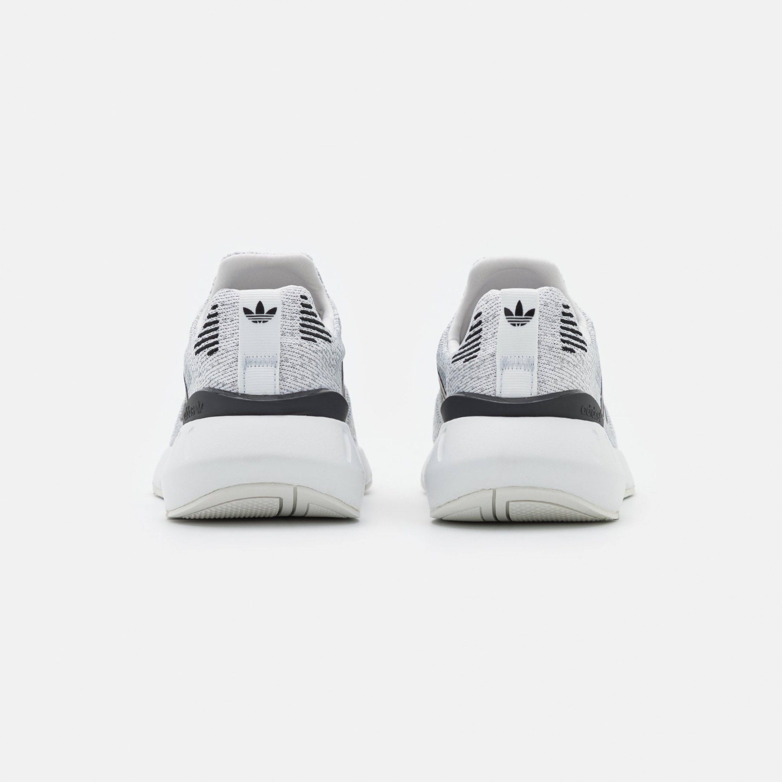 Фото № 4 с приближением к товару «‎Adidas Swift 22 »