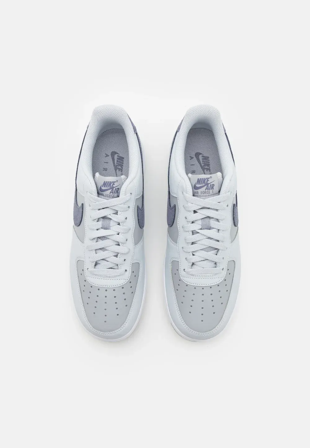 Фото № 4 с приближением к товару «‎AIR FORCE 1 07 LV8»