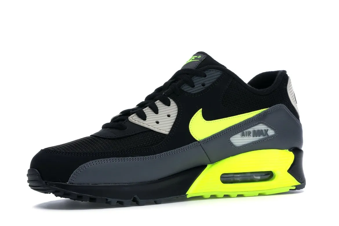 Фото № 3 с приближением к товару «‎Nike Air Max 90 Dark Grey Black Volt»