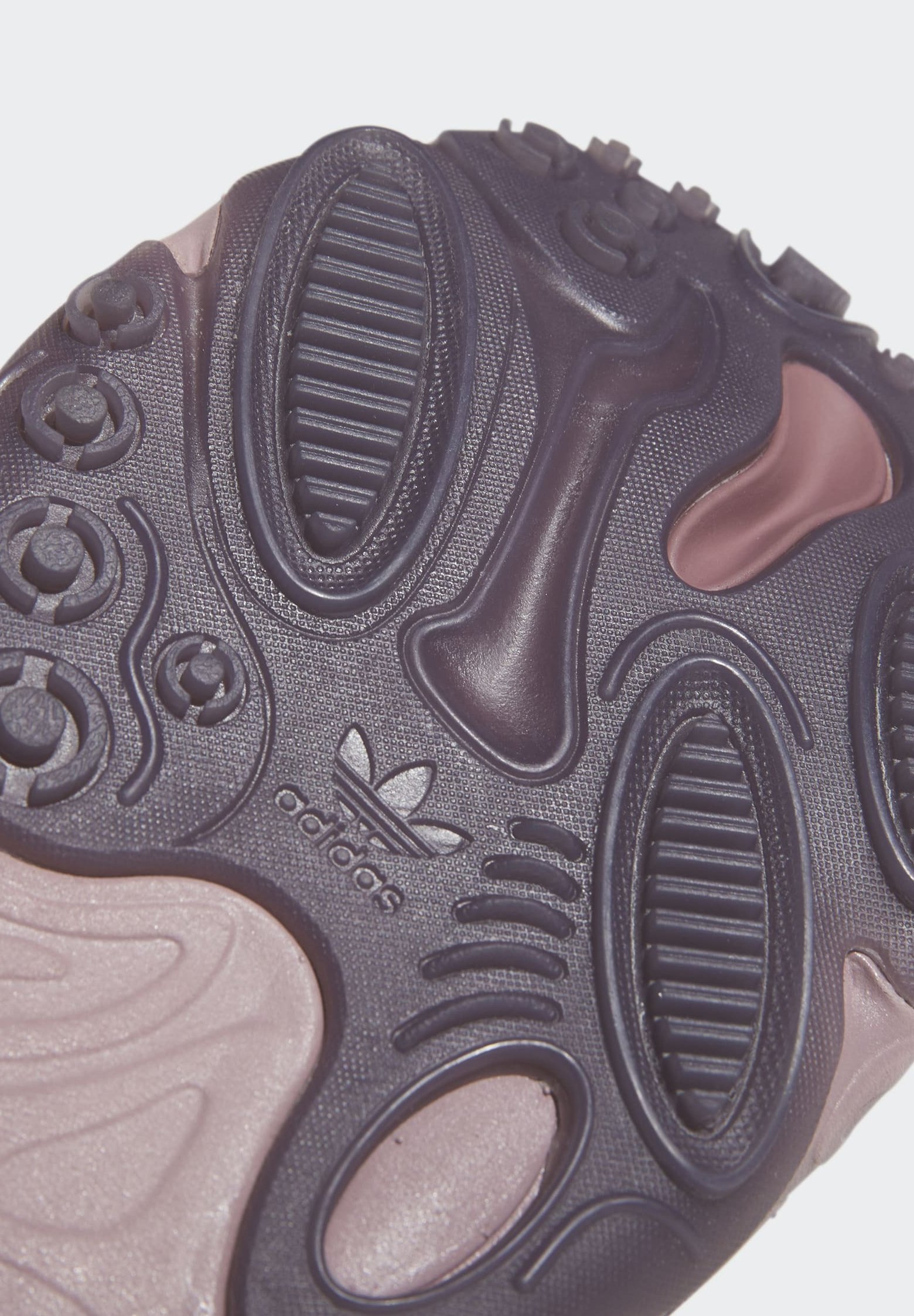 Фото № 5 с приближением к товару «‎Adidas Oznova W »