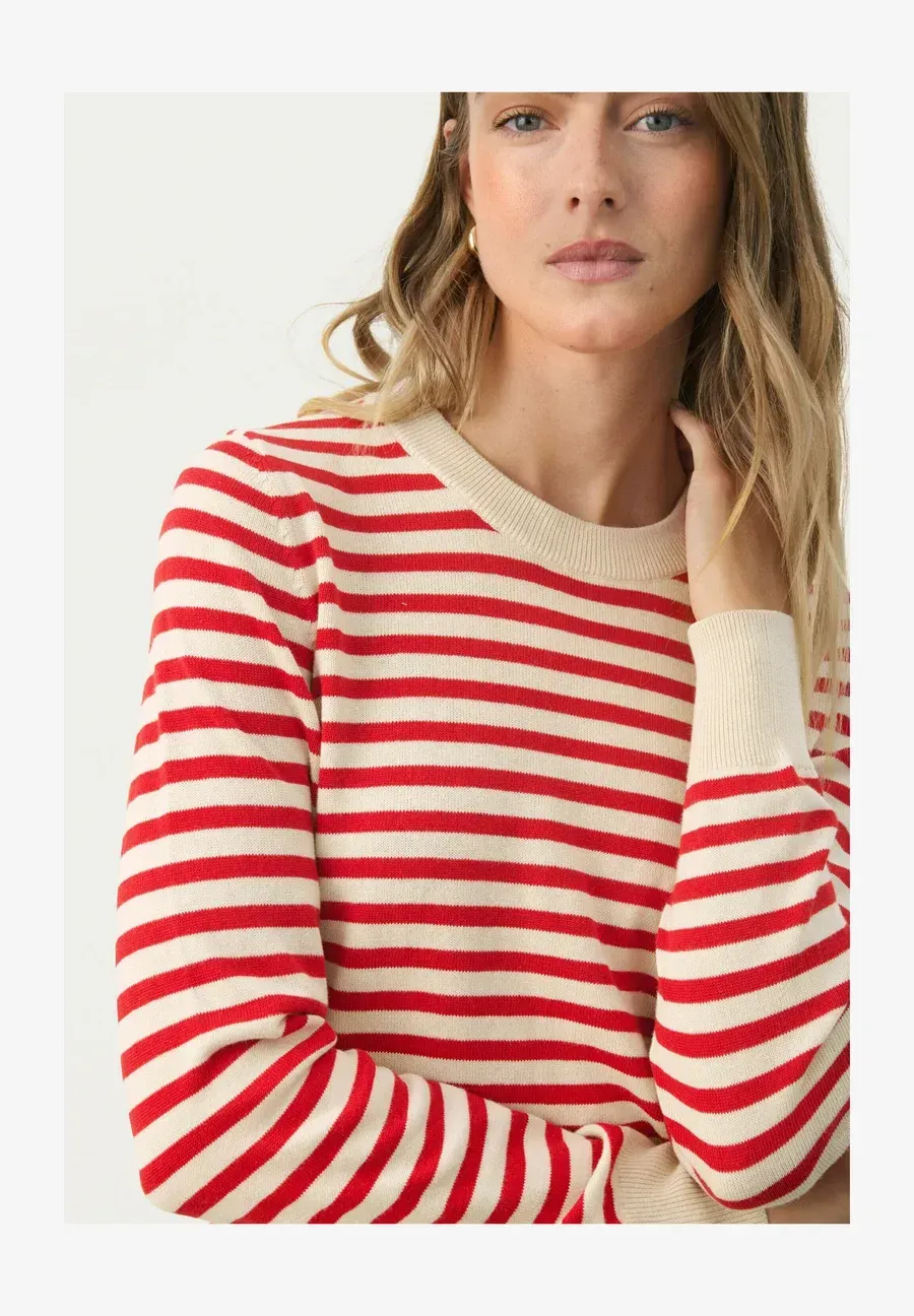 Фото № 4 с приближением к товару «‎GERTIE»