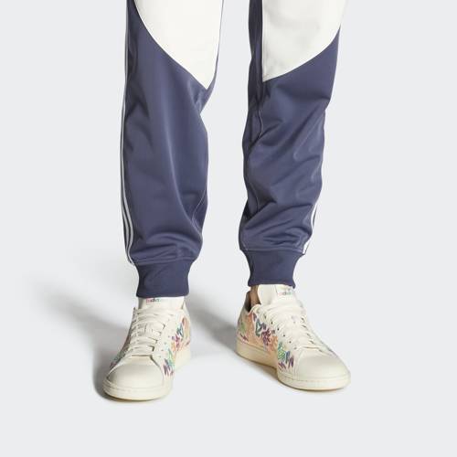 Фото № 4 с приближением к товару «‎Adidas Stan Smith Pride»
