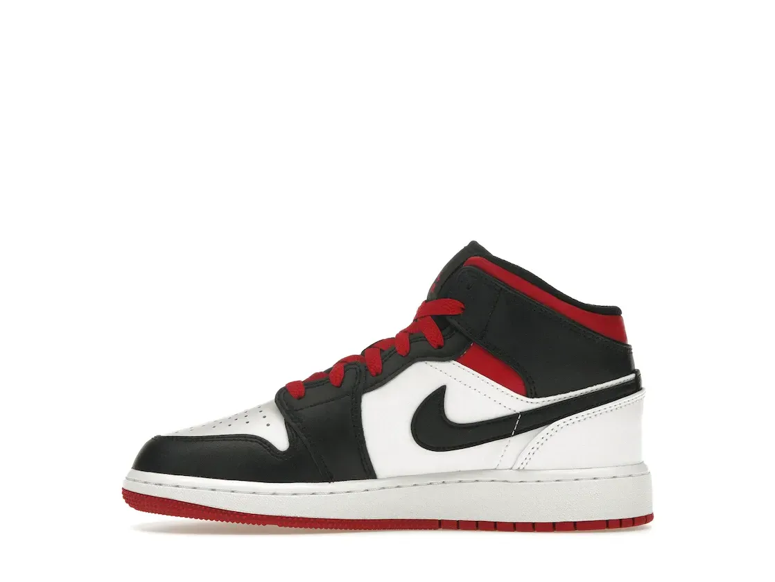 Фото № 3 с приближением к товару «‎Jordan 1 Mid Gym Red Black Toe »