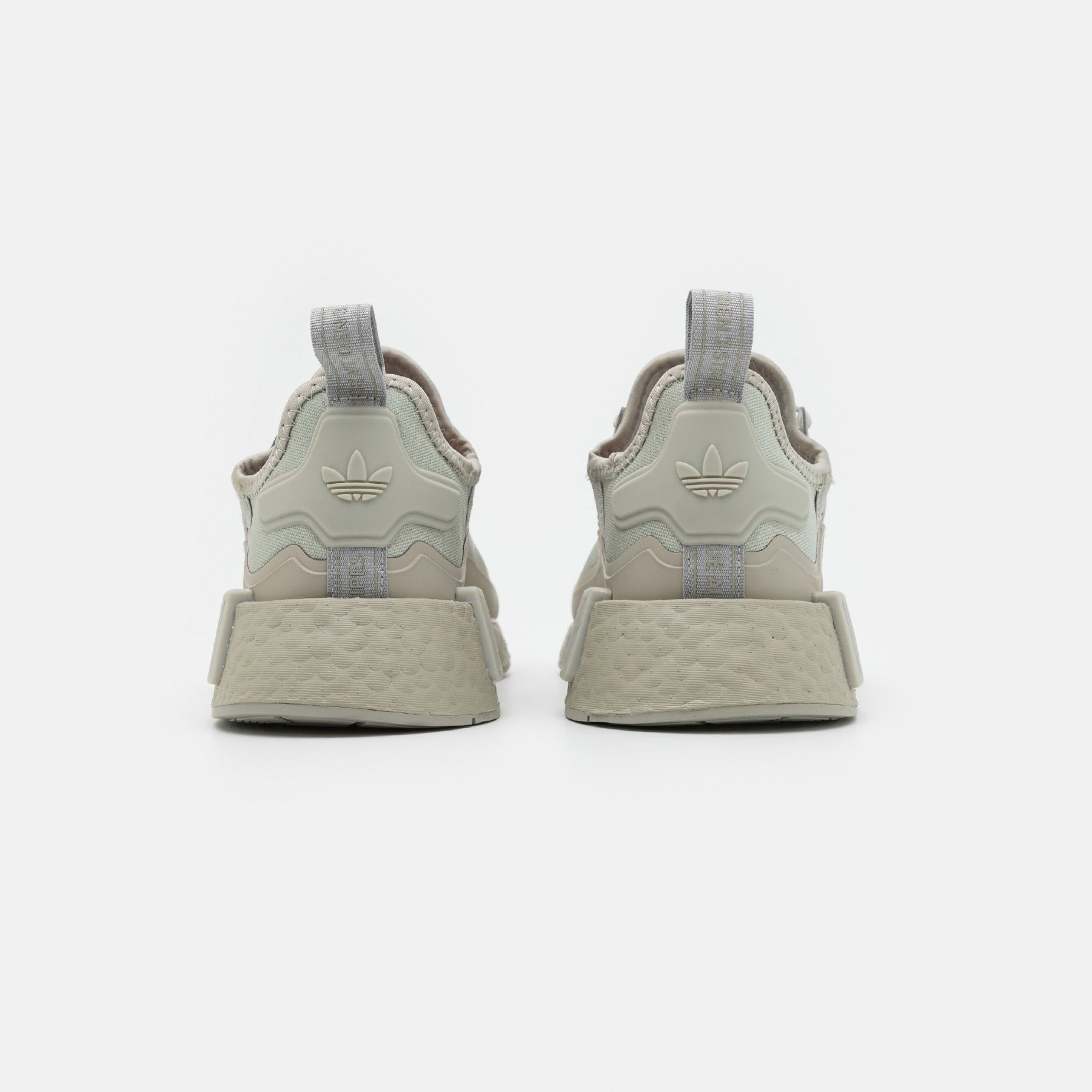 Фото № 3 с приближением к товару «‎Adidas Nmd_r1 TR »