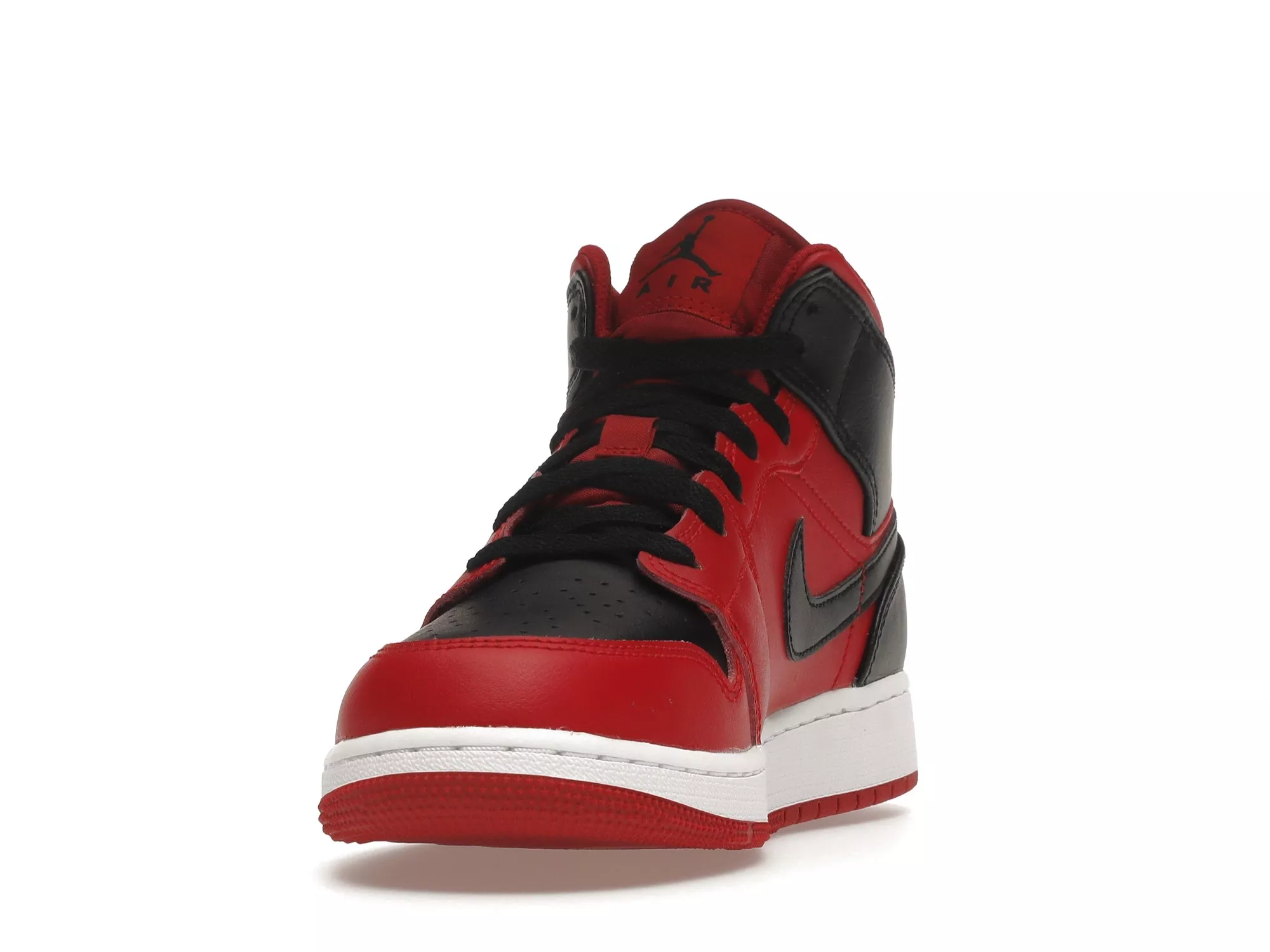 Фото № 4 с приближением к товару «‎Jordan 1 Mid Reverse Bred (2021) »