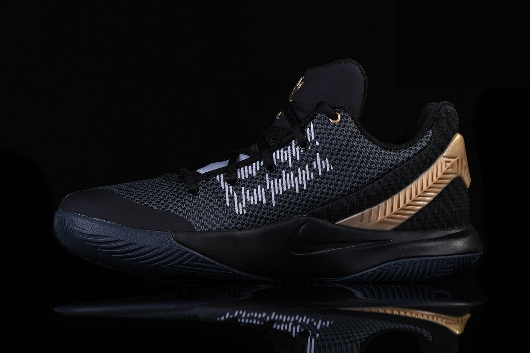 Фото № 3 с приближением к товару «‎Nike Kyrie Flytrap II»