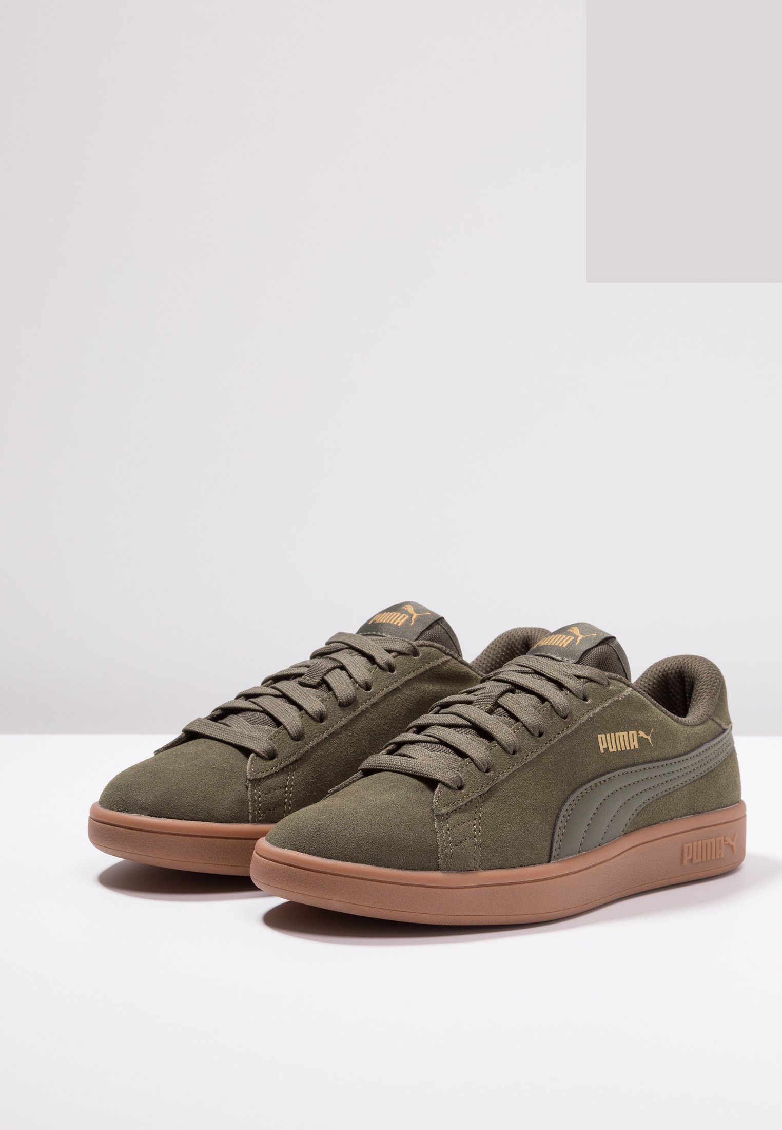 Фото № 3 с приближением к товару «‎Puma Smash V2 »