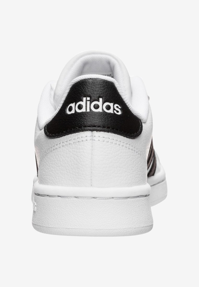 Фото № 4 с приближением к товару «‎Кроссовки Adidas SPAD111A0V4-A11»